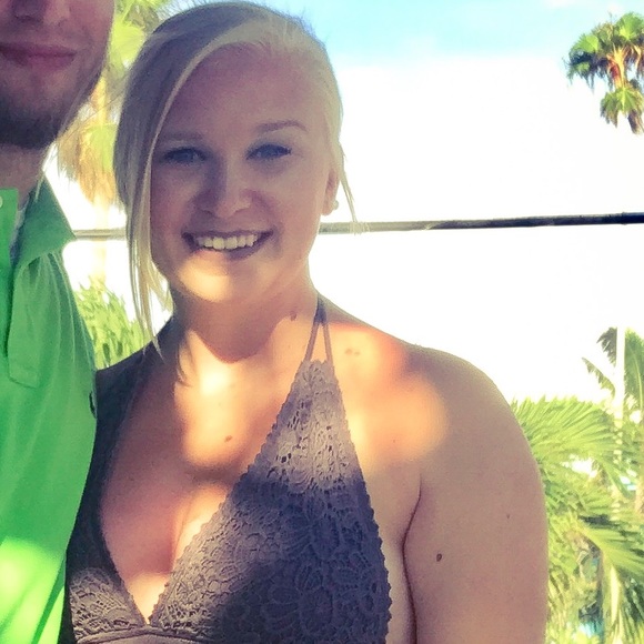 Meet your Posher, Deanna - Picture 1 of 1